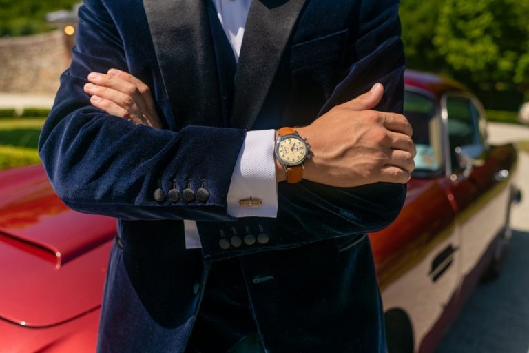 Accesorios de moda masculina de lujo con chaqueta de tweed y bolsos de diseñador